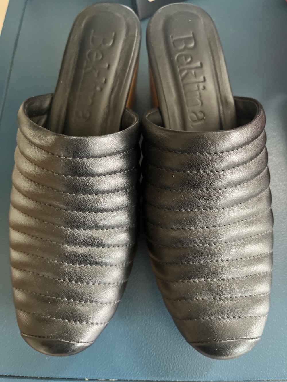 Beklina Ribbed Clogs, Size 8 - Picture 5 of 6